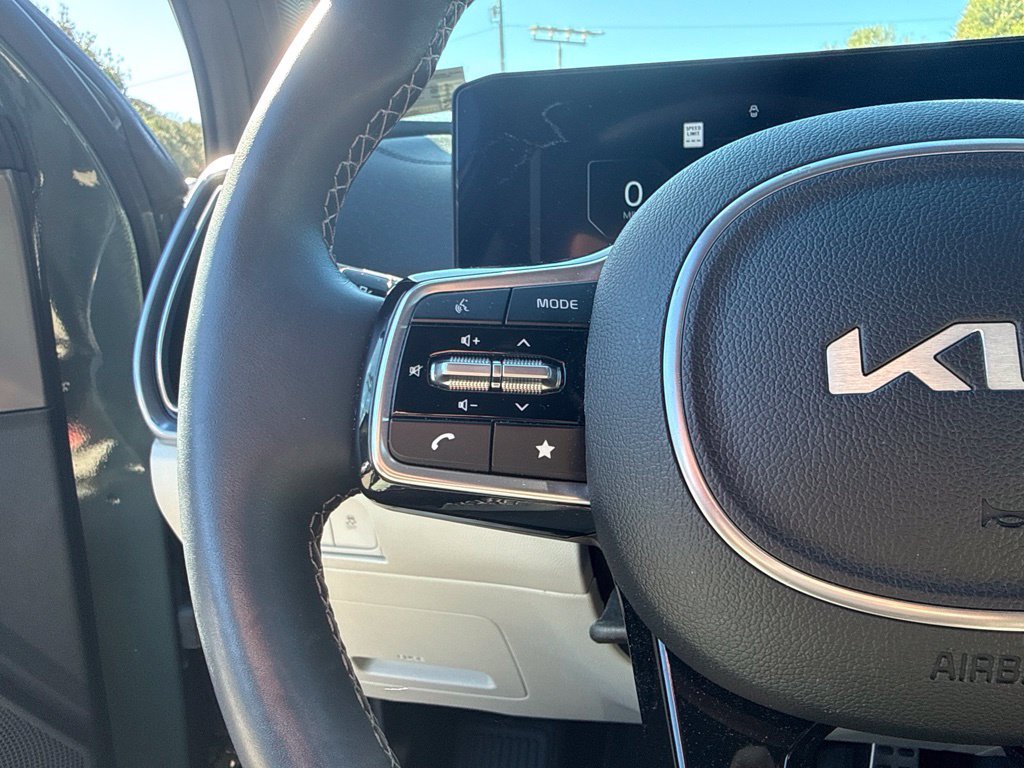 Used 2025 Green Kia SX Prestige image 9