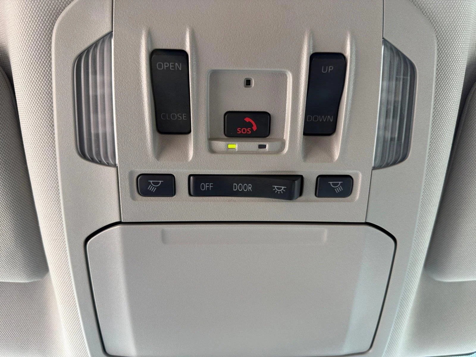 Used 2025  Toyota Platinum image 17