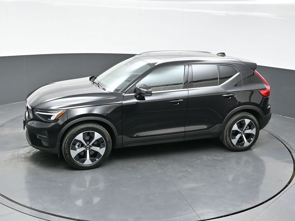 2025 Volvo XC40 Core - Photo 23