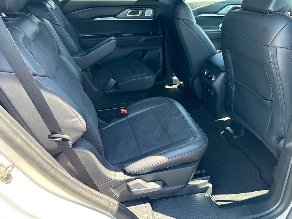 2025 Ford Explorer ST - Photo 15