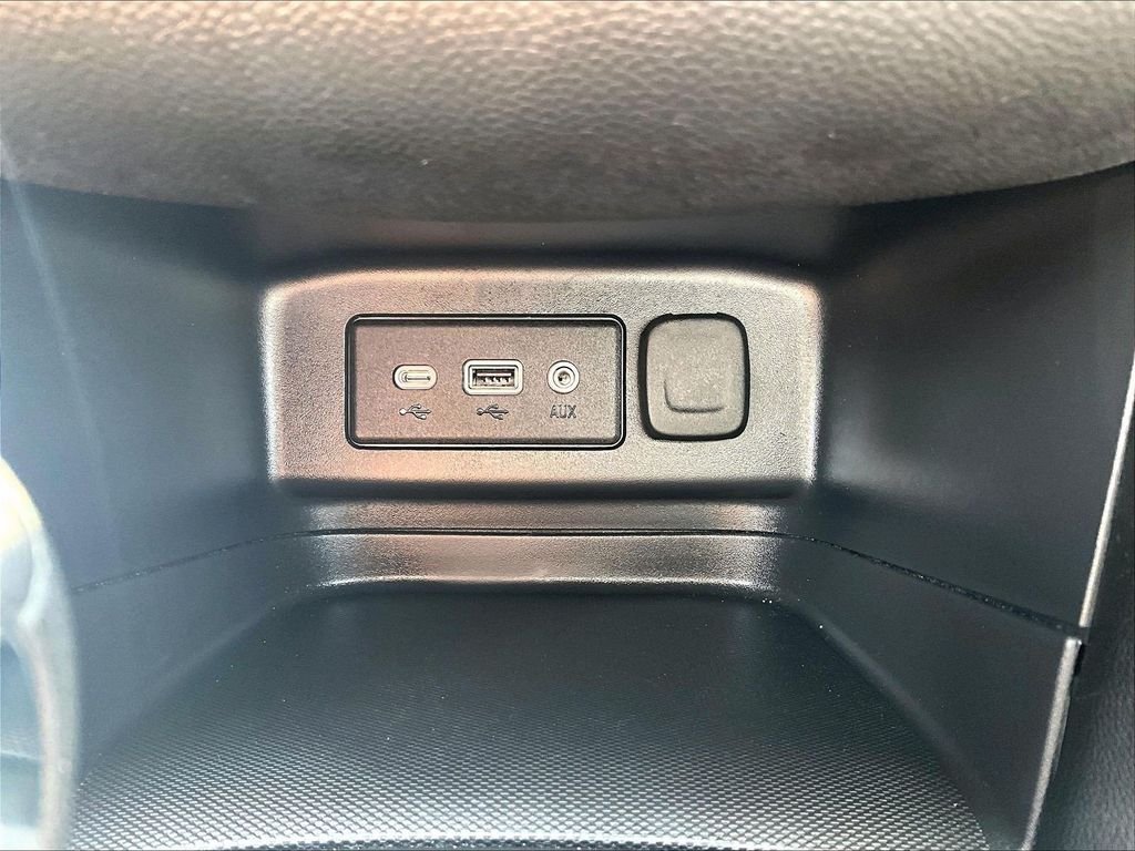 Used 2023 Gray Chevrolet RS image 27