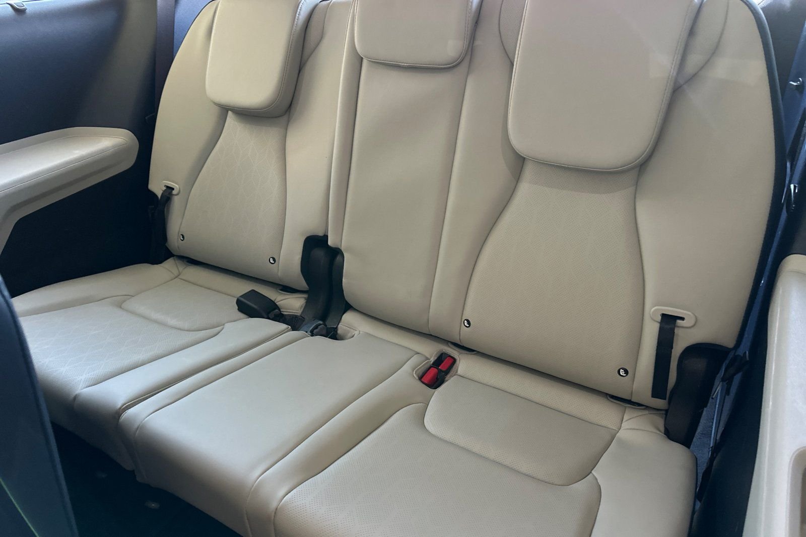 Used 2025 White Kia SX image 16
