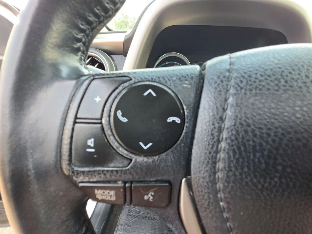Used 2016 White Toyota XLE image 20