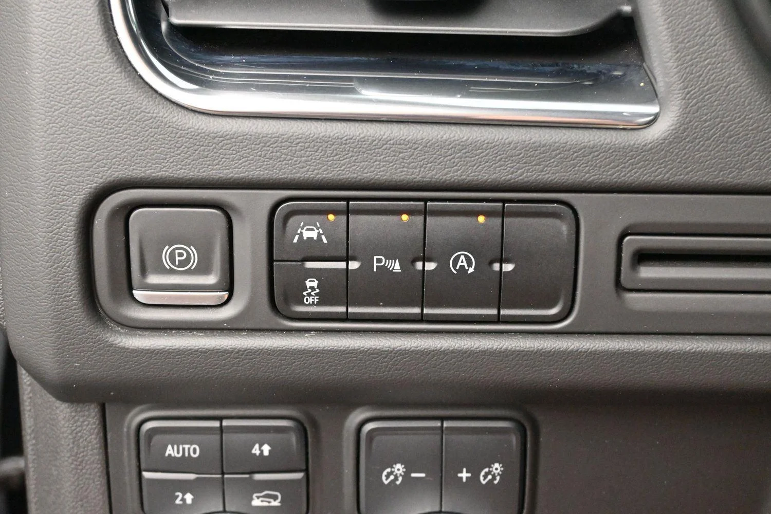 Used 2023 Onyx Black GMC SLE image 27