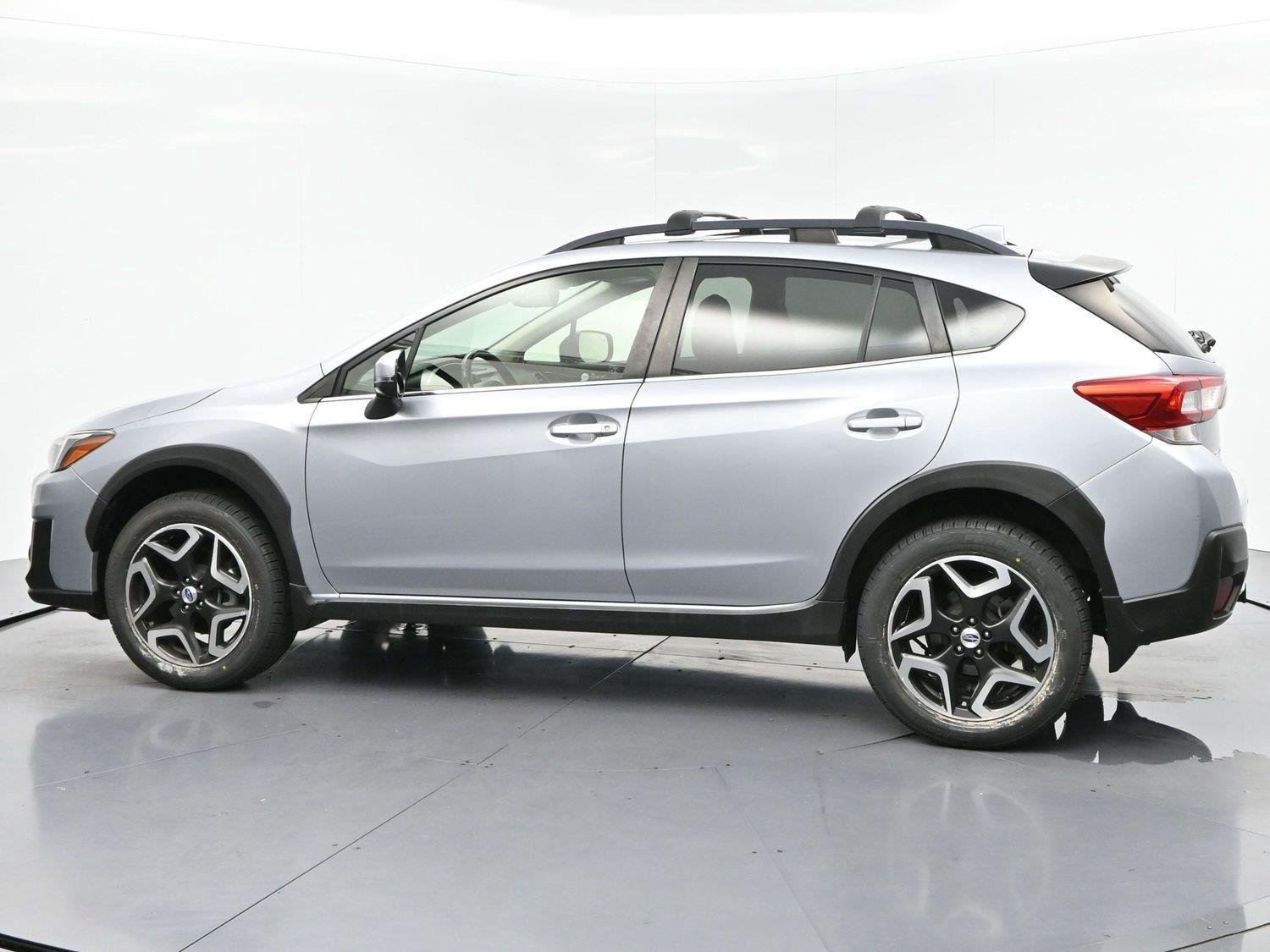 Used 2018 Ice Silver Metallic Subaru Limited image 4