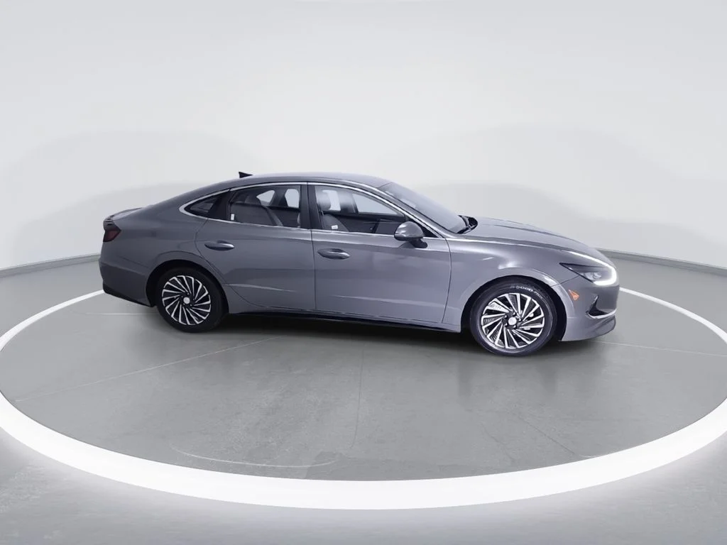 Used 2023 Gray Hyundai SEL image 9