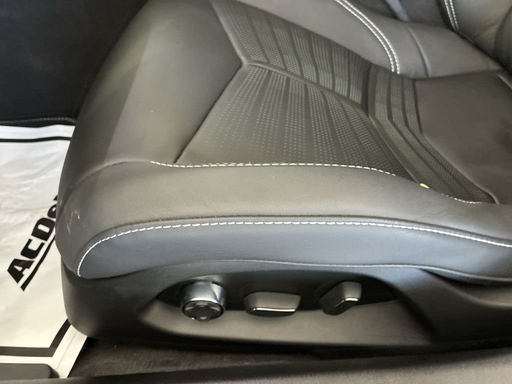 Used 2025 Black Chevrolet Z06 image 12
