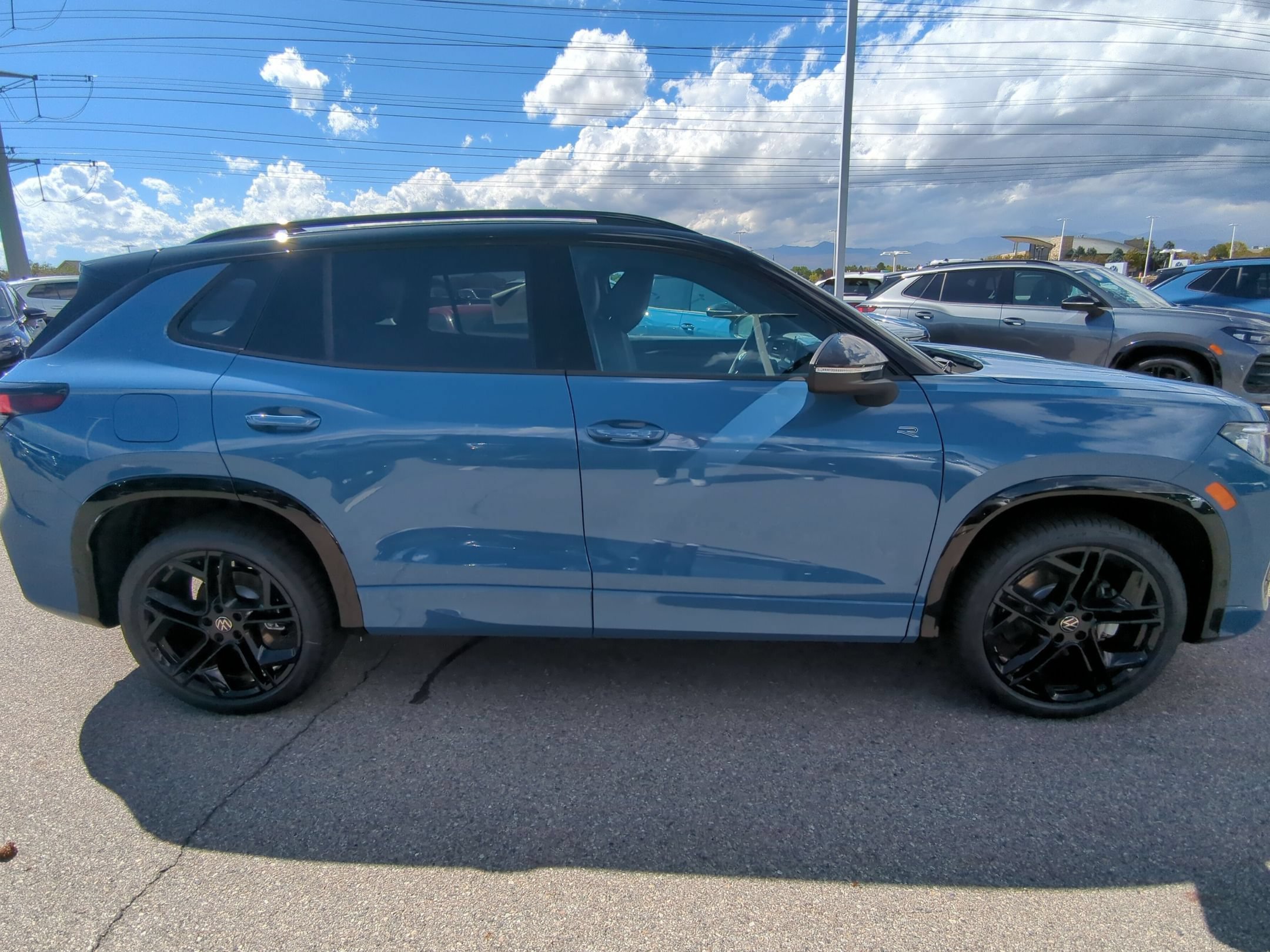 New 2026 Monterey Blue w/Deep Black Roof Volkswagen SE R-Line Black image 2