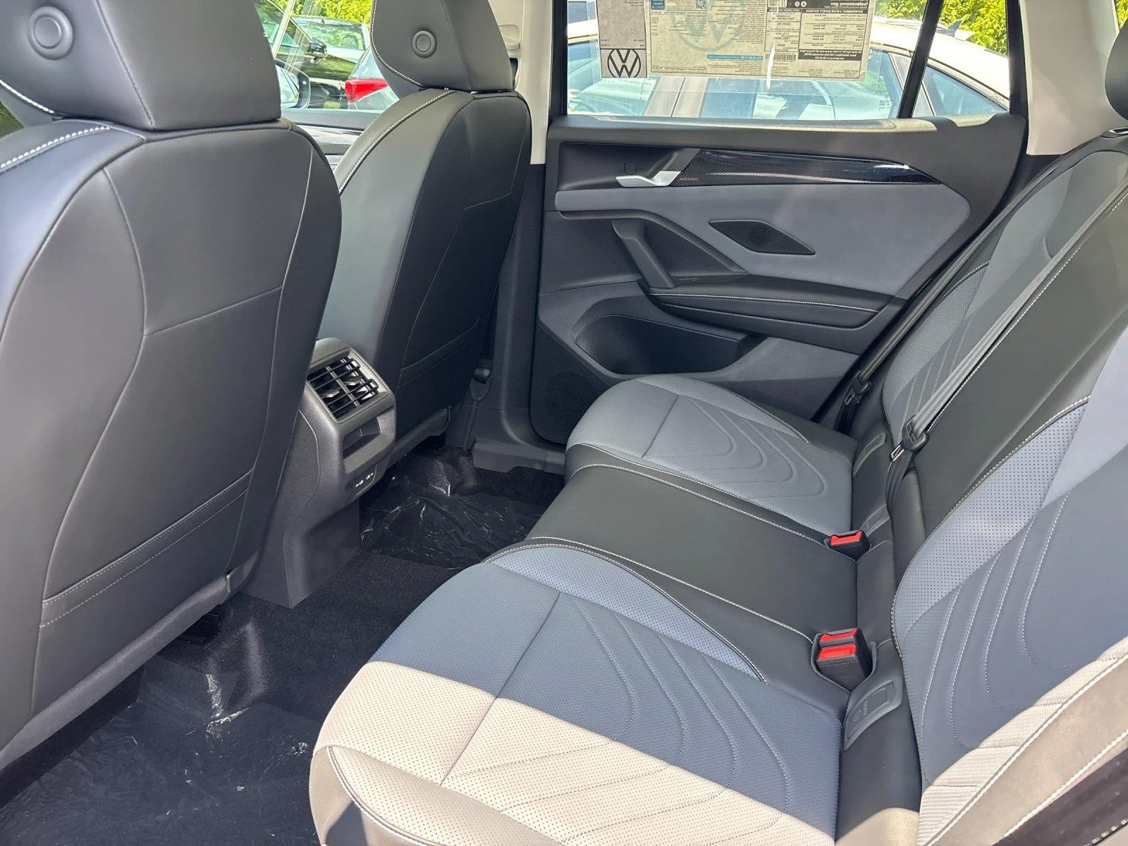 New 2026 platinum gray metallic Volkswagen SE image 32