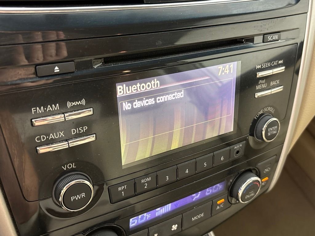 Used 2013 Beige Nissan 2.5 SV image 31