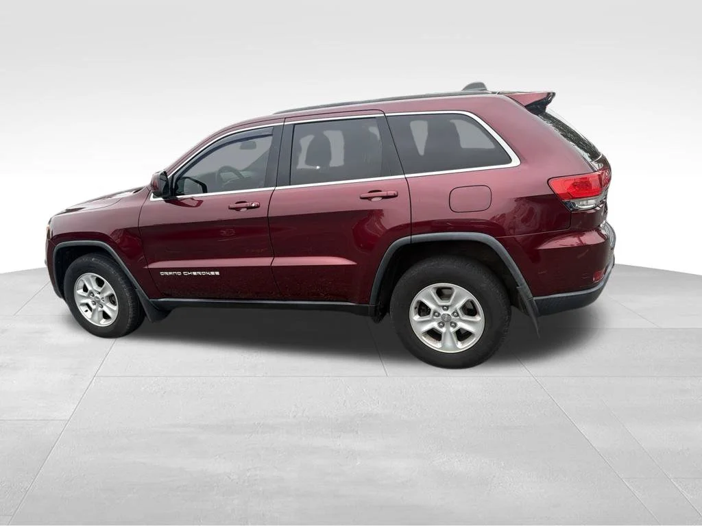 Used 2016 Red Jeep Laredo image 10