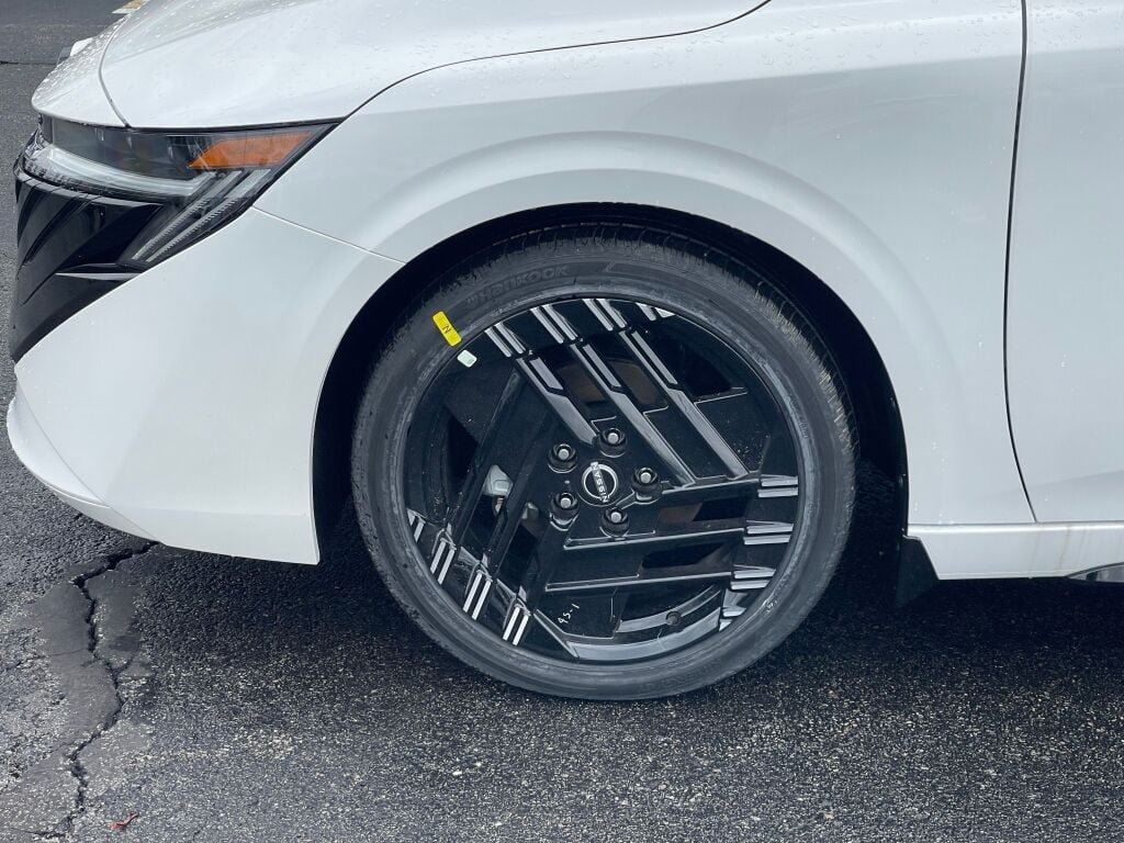 New 2026 Aspen White Tricoat Nissan SR image 17