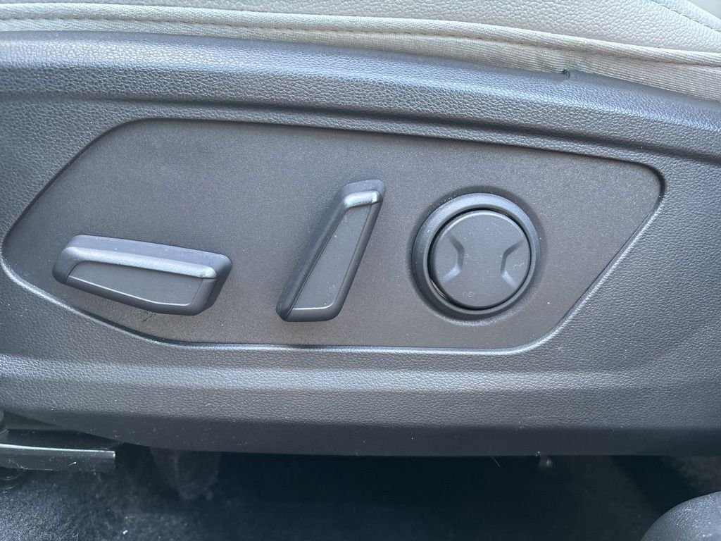 Used 2023 Gray Hyundai SEL image 11