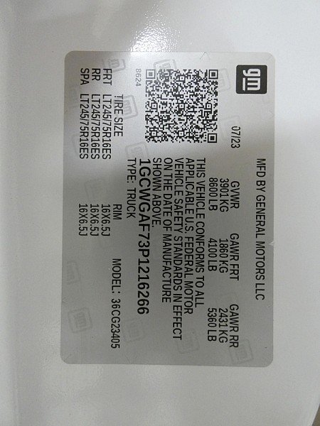 Used 2023 SUMMIT WHITE Chevrolet RWD 2500 135" image 24