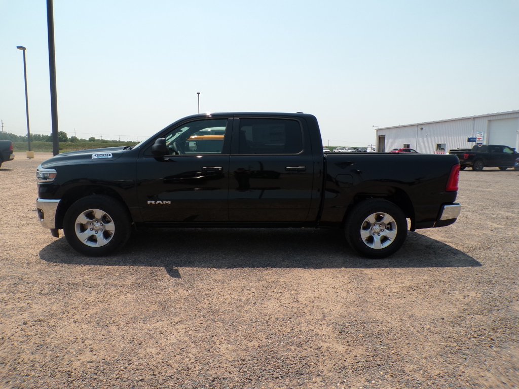 New 2026 Diamond Black Crystal Pearl-Coat Exterior Paint RAM Big Horn image 8