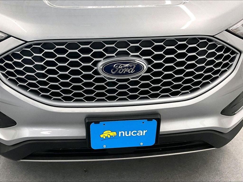 Used 2023 Silver Metallic Ford SEL image 29