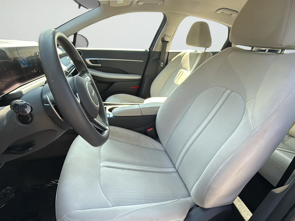 Used 2025 Red Hyundai SEL image 10