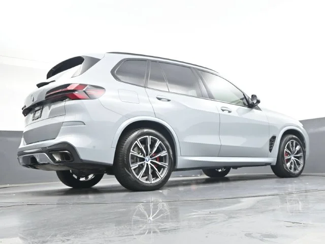 Used 2024 Gray BMW xDrive50e image 32