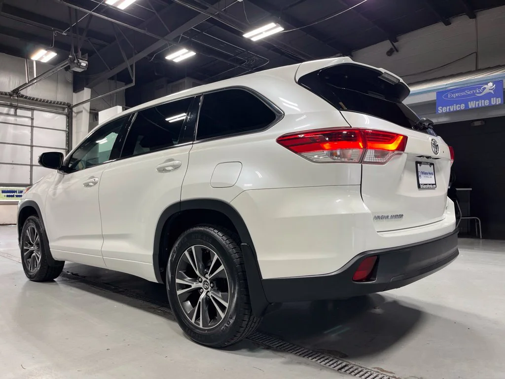 Used 2018 Blizzard Pearl Toyota LE Plus image 5