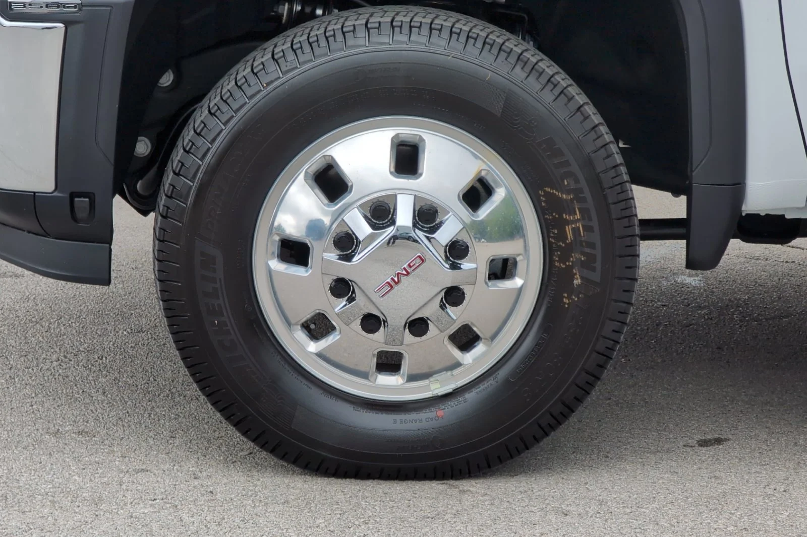 New 2026 Summit White GMC SLT DRW image 26