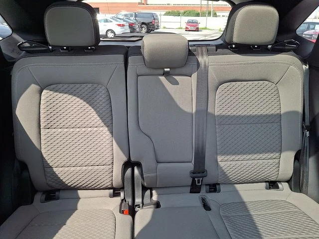 Used 2022 Gray Ford SE image 19