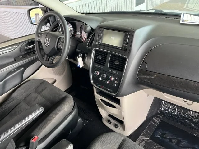 Used 2019 White Knuckle Clearcoat Dodge SE image 52