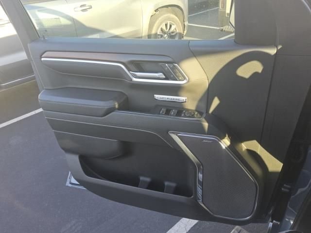 Used 2026  GMC Denali image 4