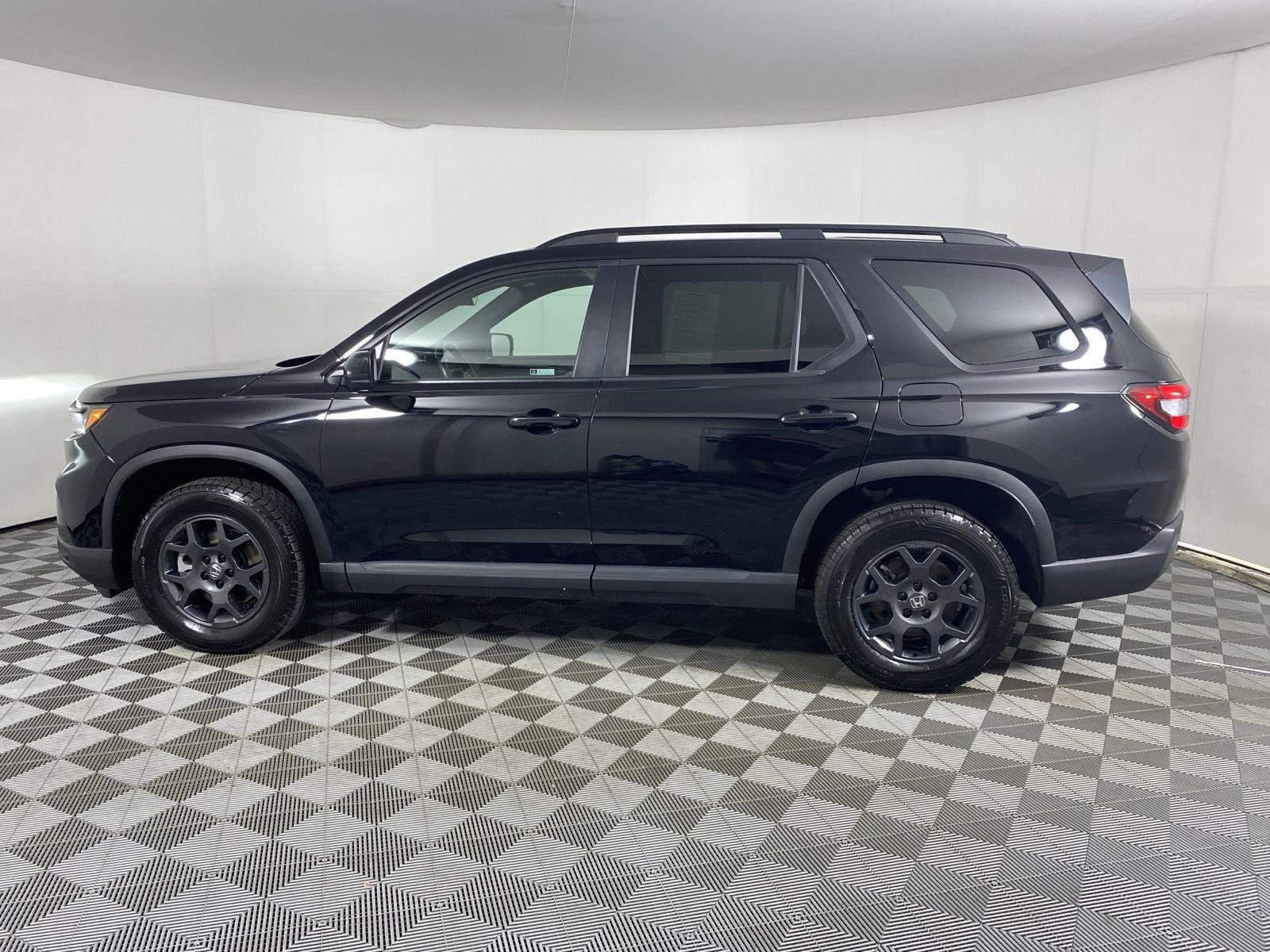 Used 2024 Crystal Black Pearl Honda TrailSport image 4