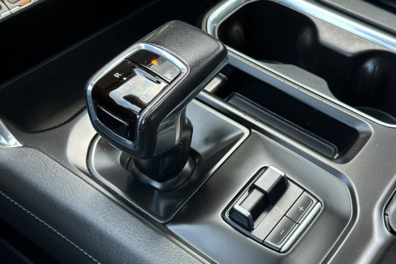 Used 2022 Onyx Black GMC Denali image 28