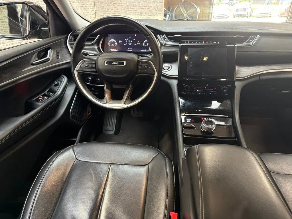 Used 2022 Rocky Mountain Pearlcoat Jeep Limited image 18