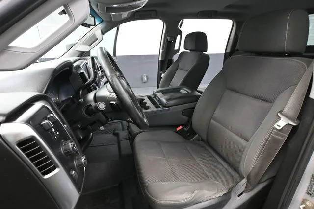 Used 2019 Silver Chevrolet LT image 25