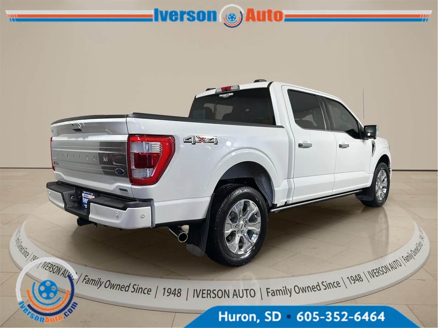 Used 2022 Star White Metallic Tri-Coat Ford Platinum image 10