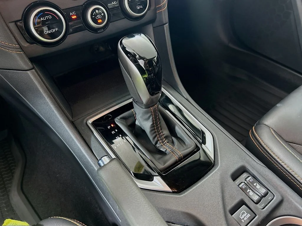 Used 2019 Ice Silver Metallic Subaru Limited image 16