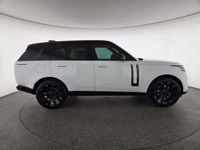 New 2026 Fuji White Land Rover SE image 6