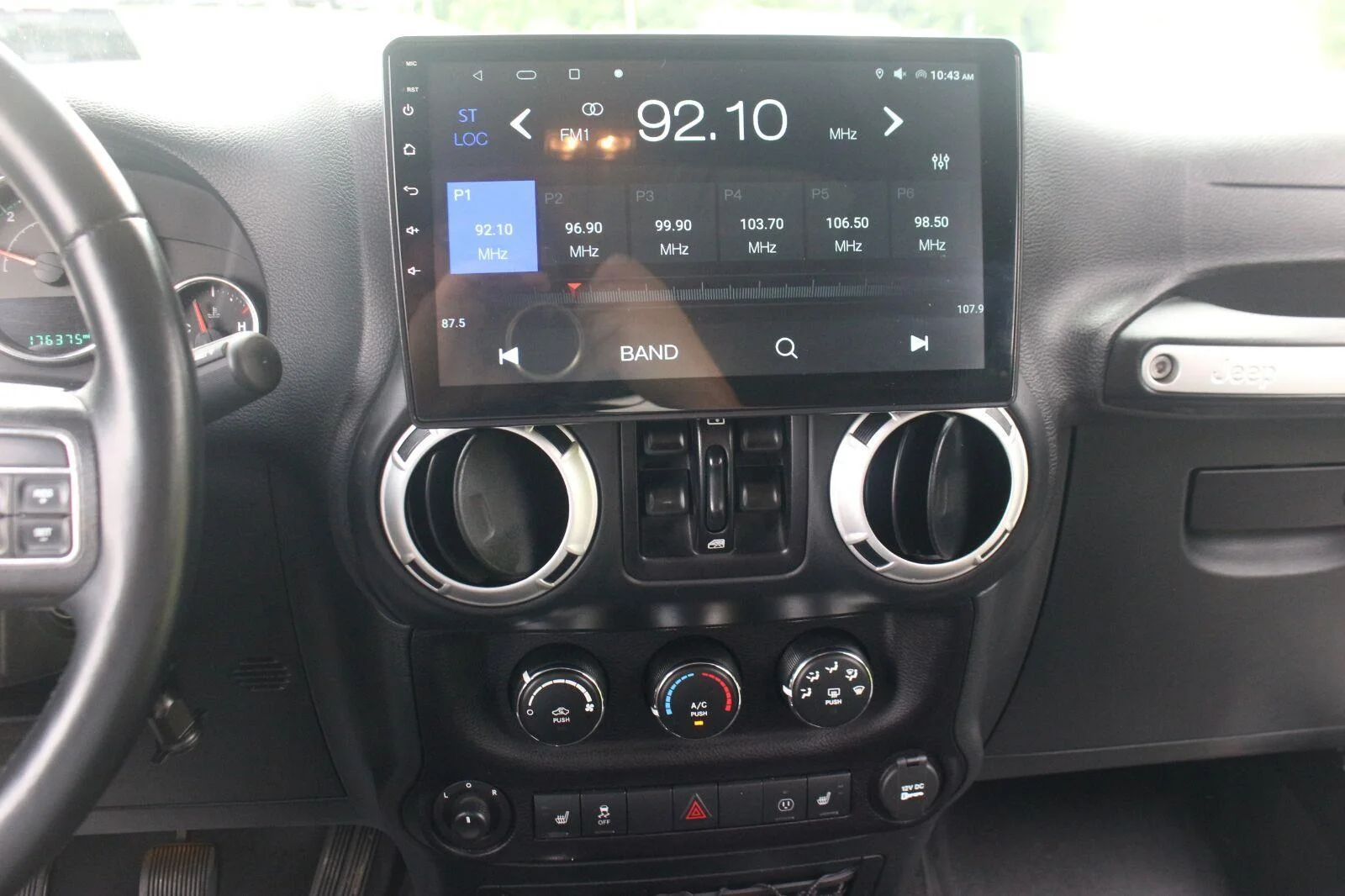 Used 2016 Black Jeep Rubicon image 23