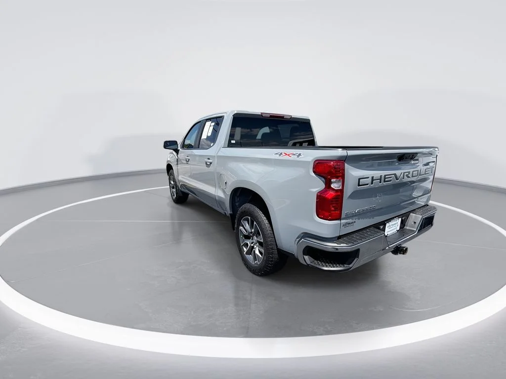 Used 2024 Gray Chevrolet LT image 6
