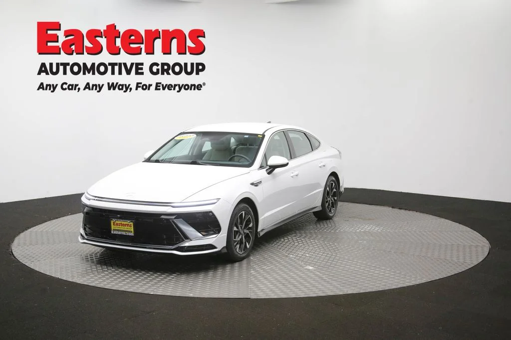 Used 2024 White Hyundai SEL image 54