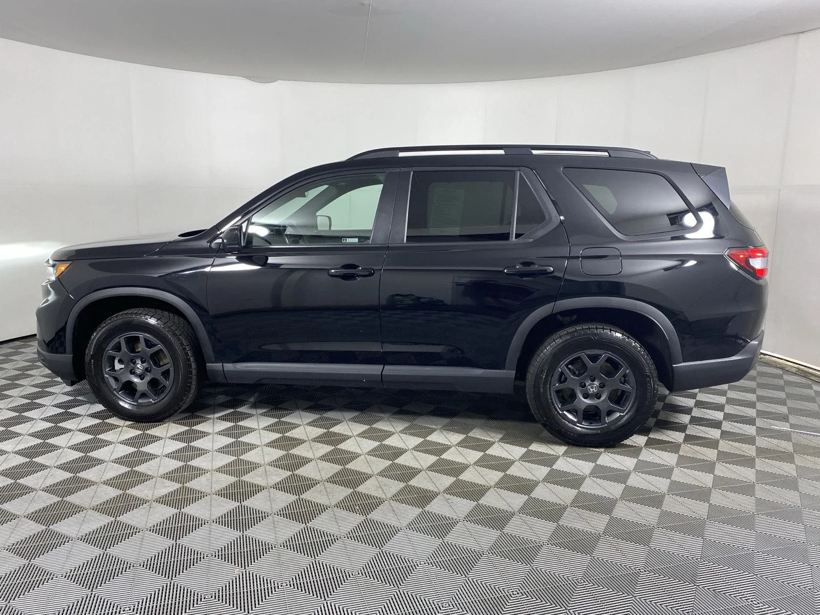Used 2024 Crystal Black Pearl Honda TrailSport image 4