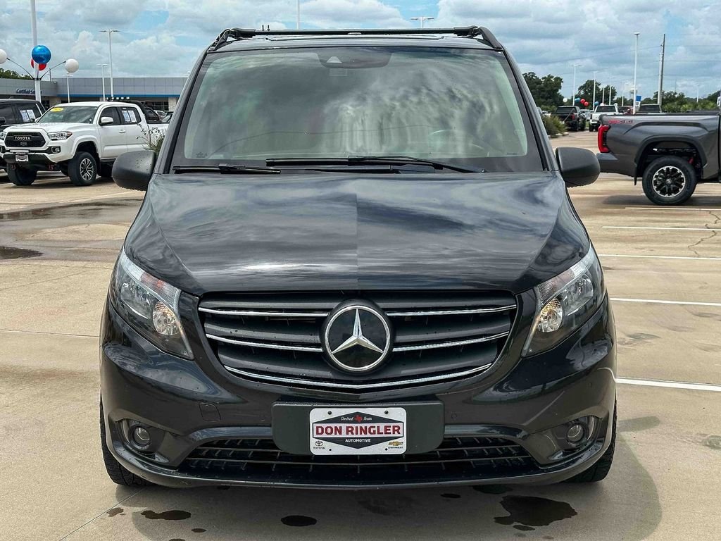 Used 2022  Mercedes-Benz Cargo image 8