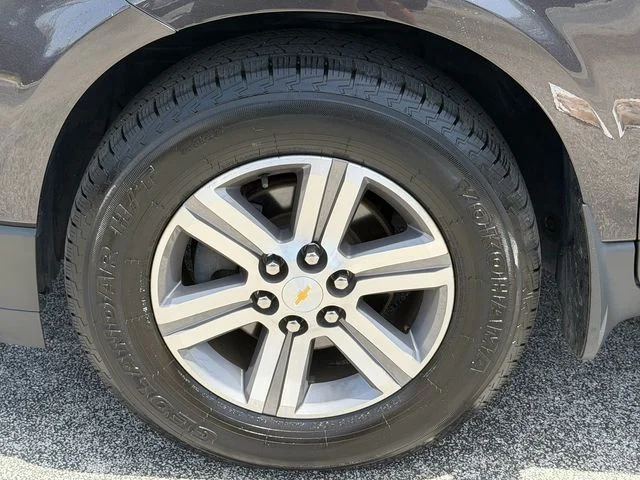 Used 2015 Gray Chevrolet LT image 19