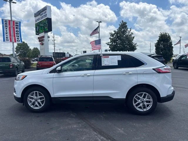 Used 2024 Oxford White Clearcoat Ford SEL image 10