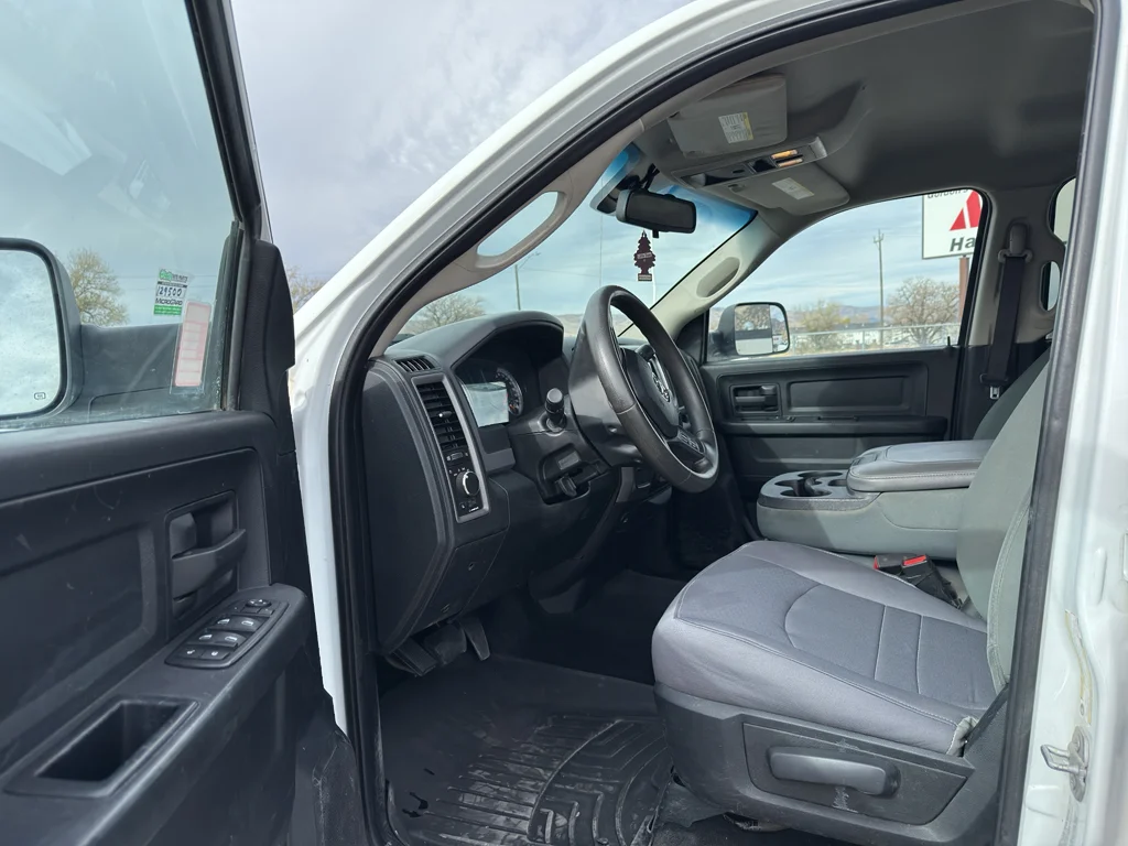 Used 2015 Bright White Clearcoat Ram Tradesman image 35