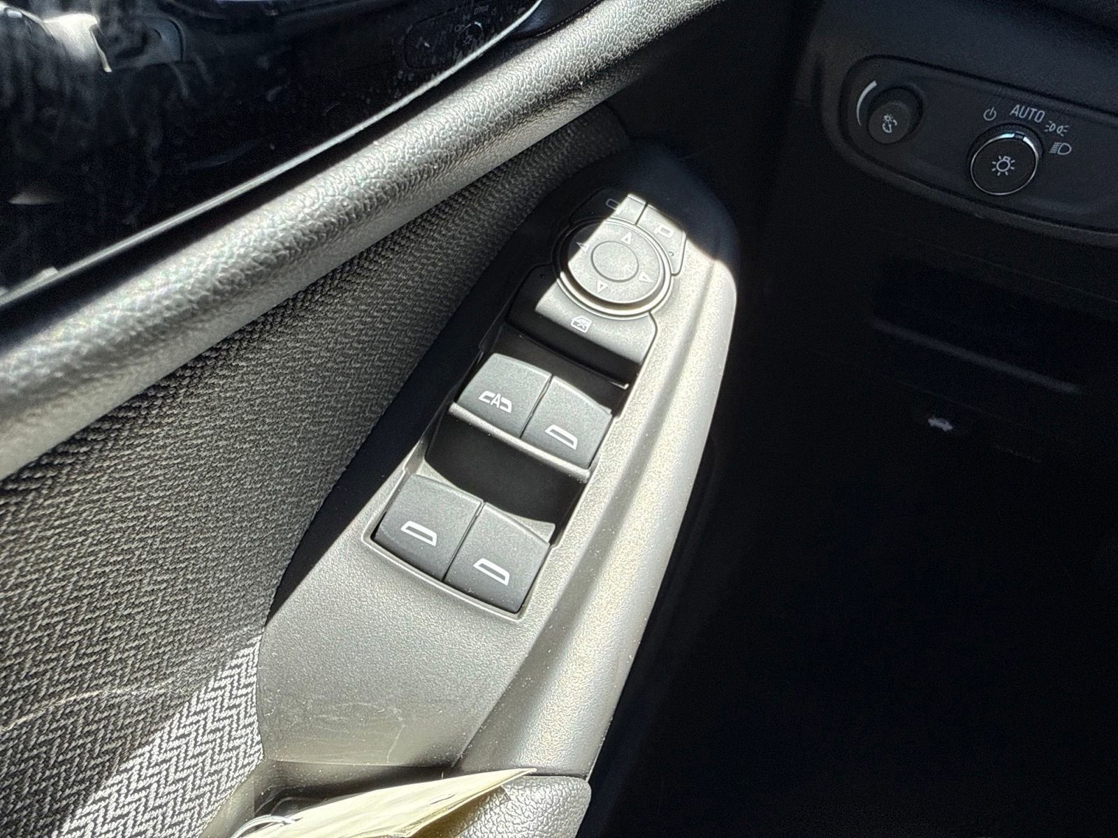 Used 2025 Mosaic Black Metallic Chevrolet LT image 39
