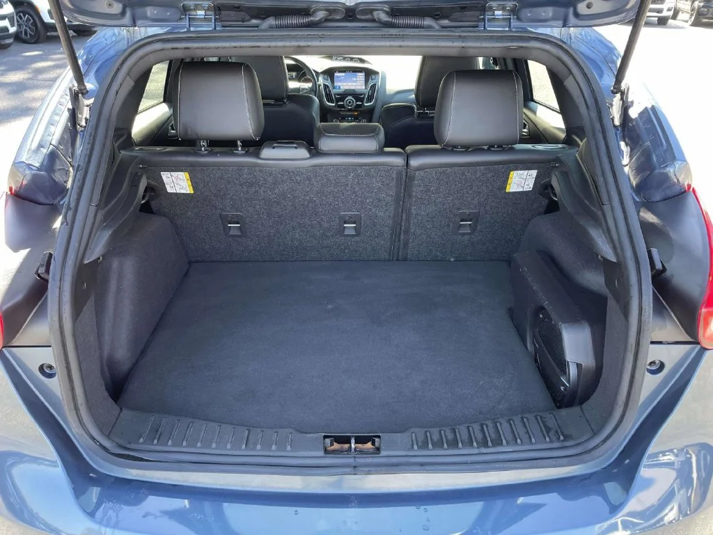Used 2018 Blue Ford ST image 43