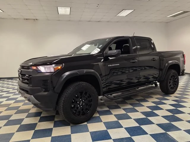 Used 2025 Black Chevrolet Trail Boss image 3