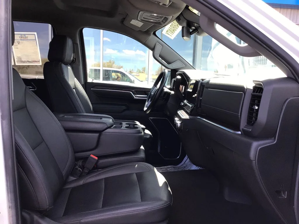 Used 2025 Summit White GMC SLT image 7