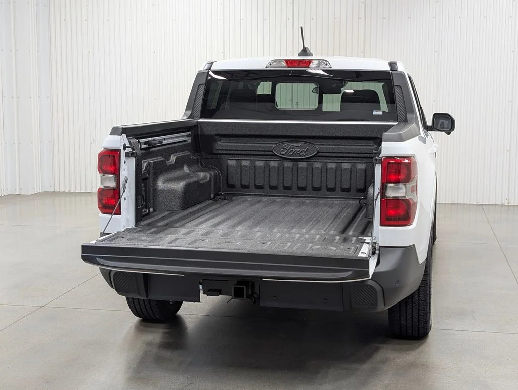 New 2026 Oxford White Ford Lariat® image 23