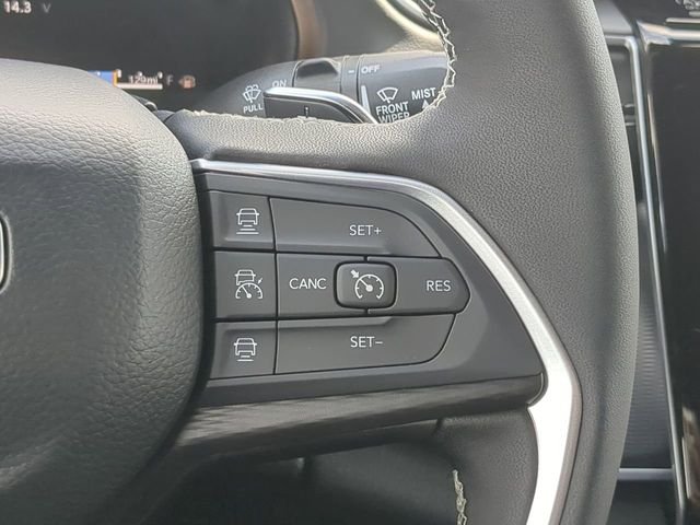 New 2026 Bright White Clear-Coat Exterior Paint Jeep Laredo X image 32