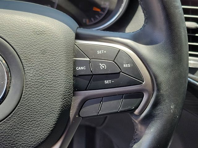 Used 2022 White Jeep Laredo E image 24