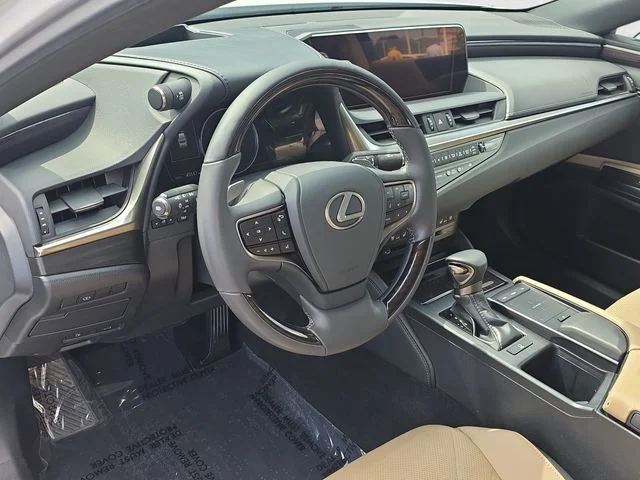 Used 2019 White Pearl Lexus 350 Luxury image 16